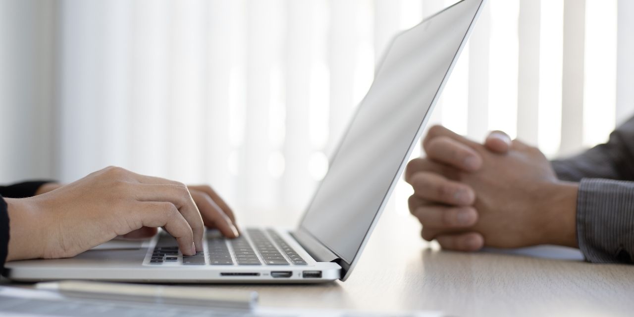 【職場の人間関係に限界？】上司との関係がつらいときのストレス対処法と転職も視野に入れる方法